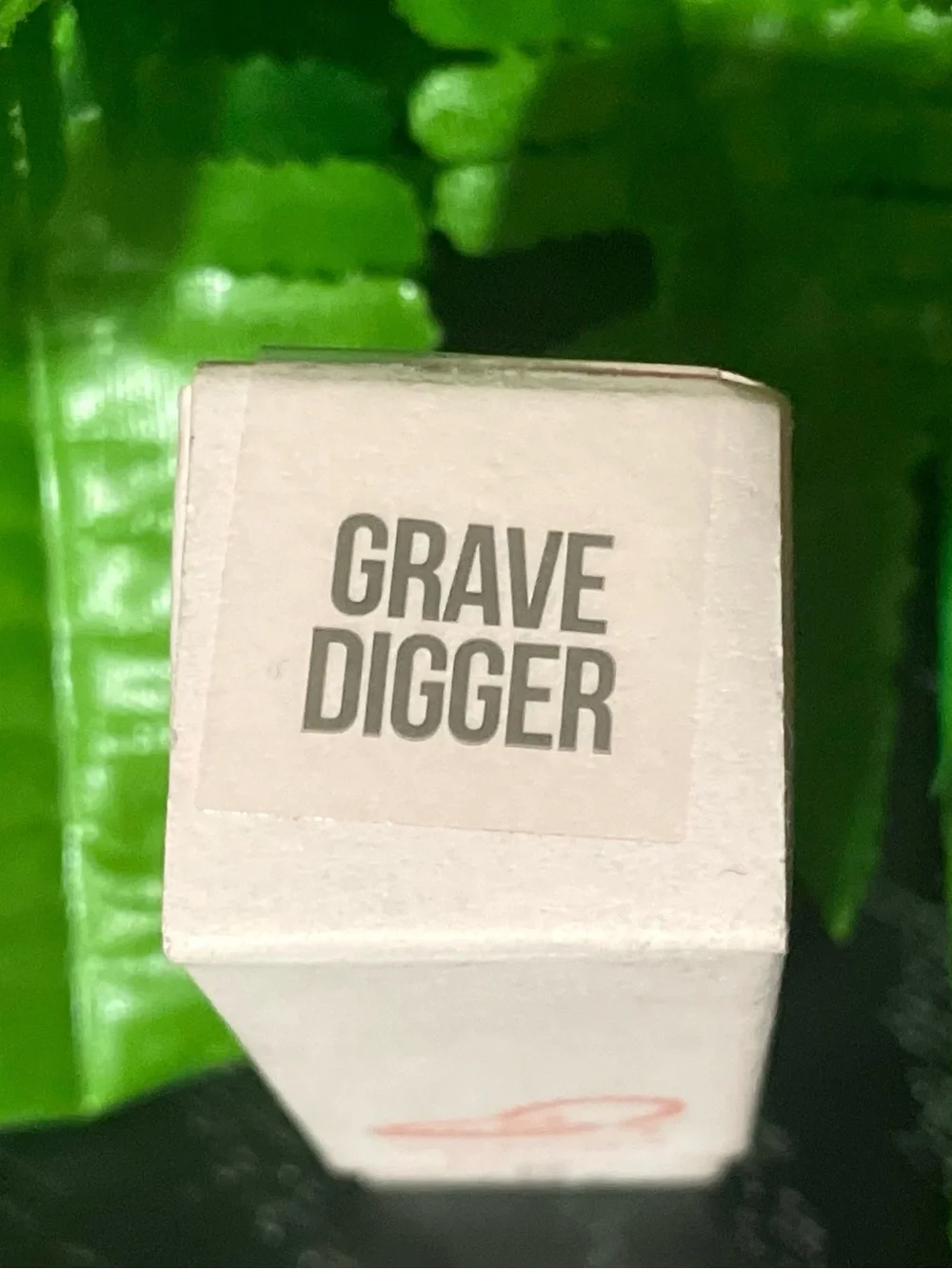 Jeffree Star Velvet Trap Lipstick - Grave Digger
